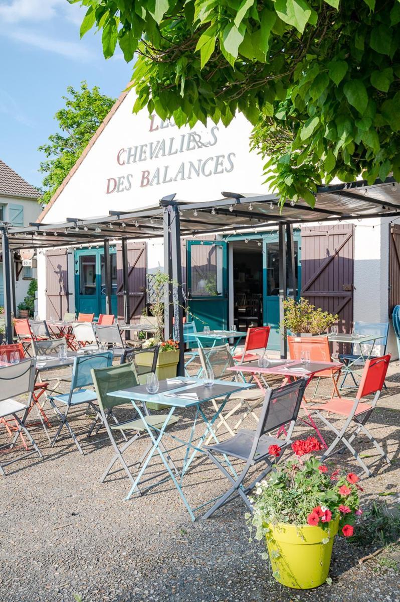 Les Chevaliers Des Balances Hotel Saint-Aubin  Exterior foto